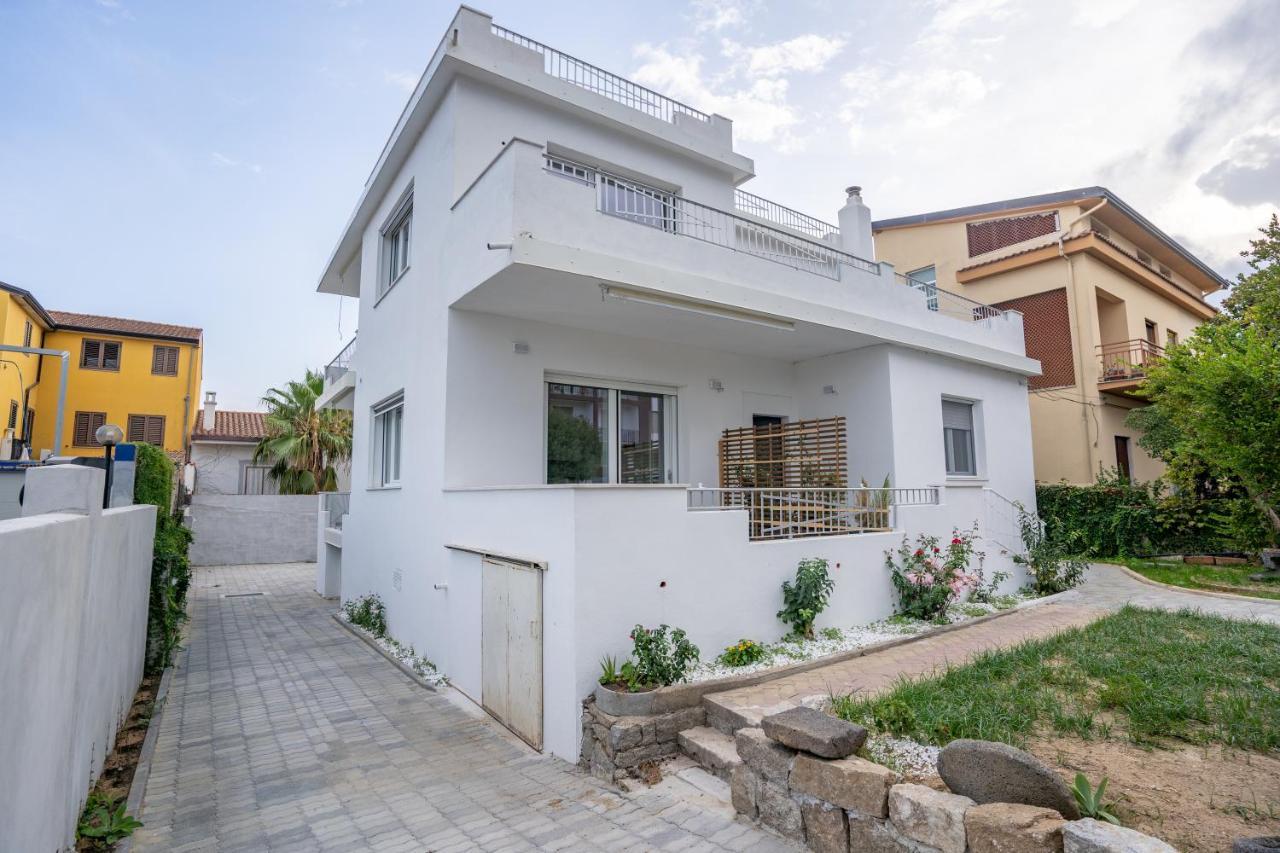 Doctor Guest House Tortoli Exterior photo