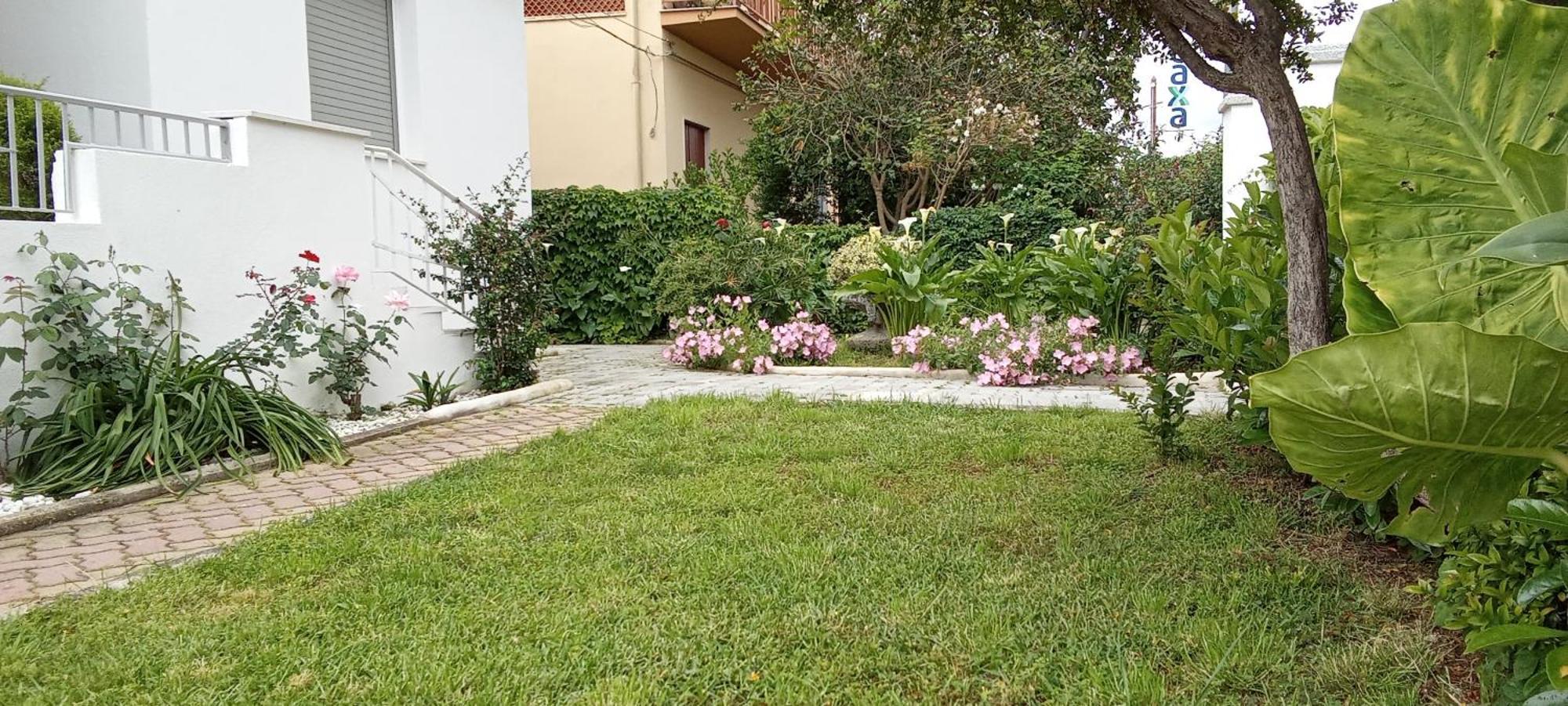 Doctor Guest House Tortoli Exterior photo